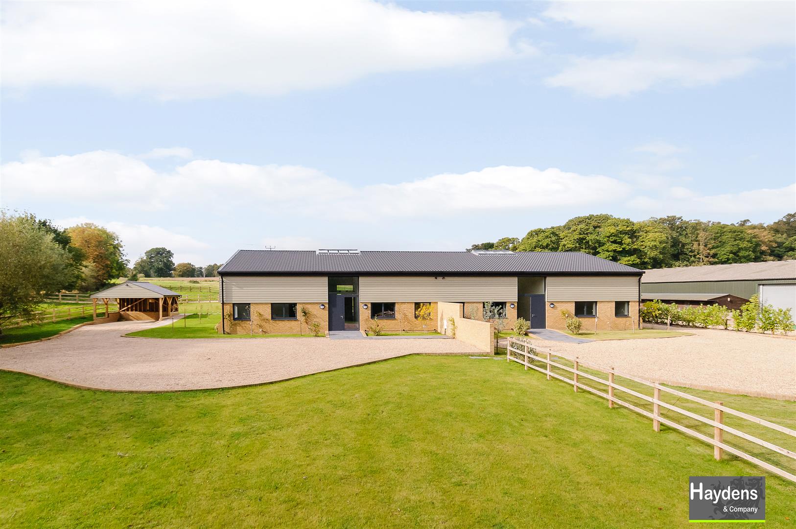 5 Bedrooms, House - Semi-Detached